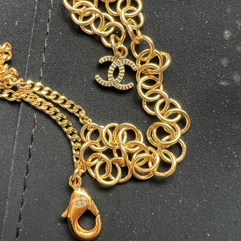 New authentic Chanel CC perfume bottle crystals faux pearl necklace Gold color - Picture 8 of 12